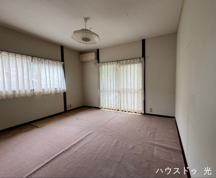 2階の洋室はベランダにも面して明るく開放的です。