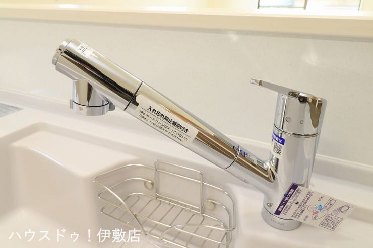 【浄水器一体型水栓(同仕様写真)】
安全で安心したお水がでてくるので、小さなお子様がいるご家庭にも安心でおいしい水がいただけます。