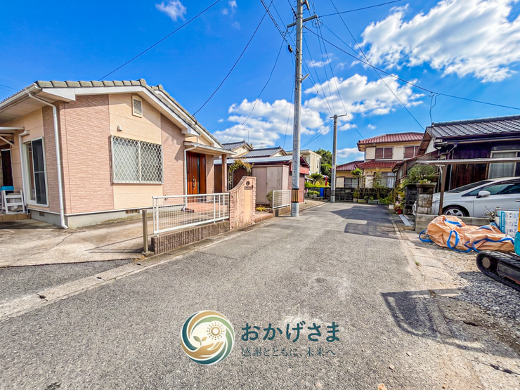 【周辺環境】
空が広く見渡せる閑静な住宅街。穏やかな雰囲気が広がり、子育て世帯にも過ごしやすい住環境です。