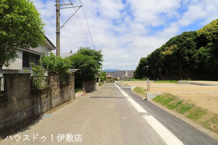 【前面道路】
南西側前面道路道路、大通りから1本入っており、交通量少なめです