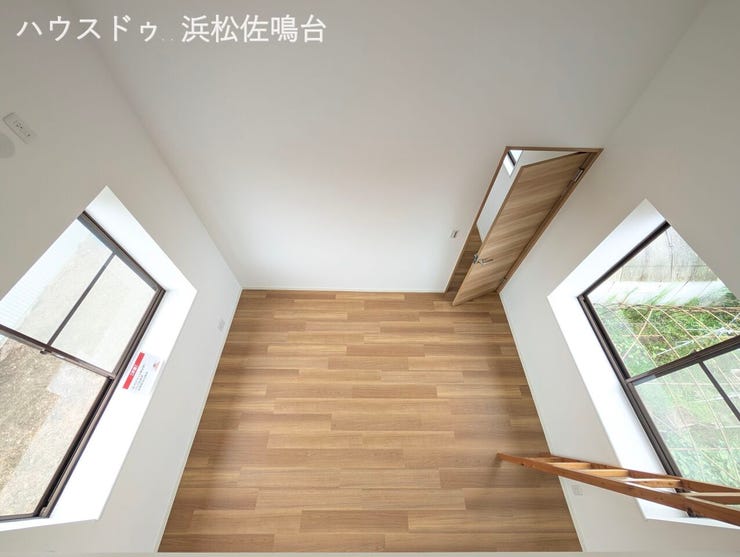 ロフトからお部屋を見下ろす。ぜひ一度見に来て下さい(^-^)♪