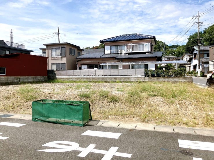 【未掲載情報あり】
店舗限定でネット未掲載の土地情報もご紹介可能です!
公開前の物件もチェックできるため、理想の住まい探しがぐっと進みます!
気になる方はぜひお気軽にお問い合わせください♪