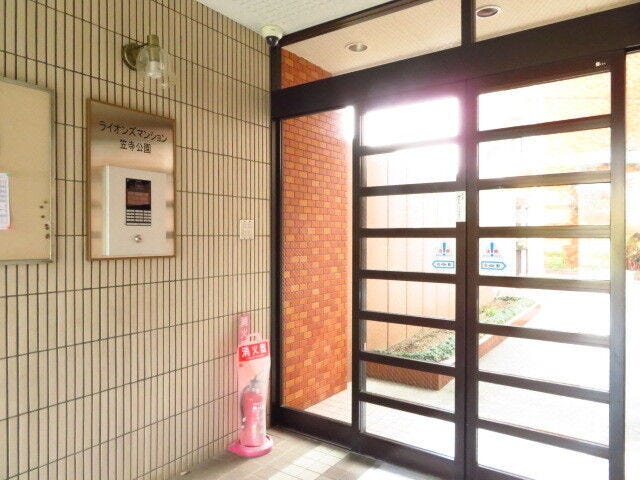 オートロックマンションのため、防犯面でも安心です。