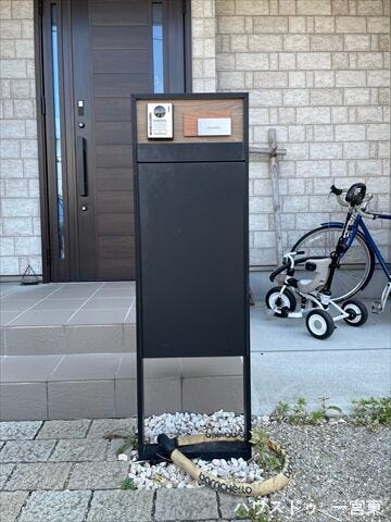≪宅配ボックス≫不在時や対面を避けたい時でも都合の良いタイミングで荷物を受け取れます。