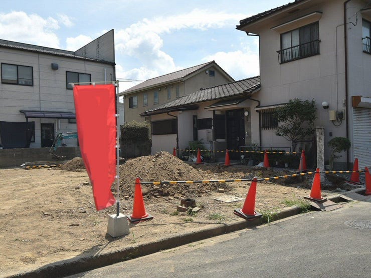 建設地を北西側より撮影