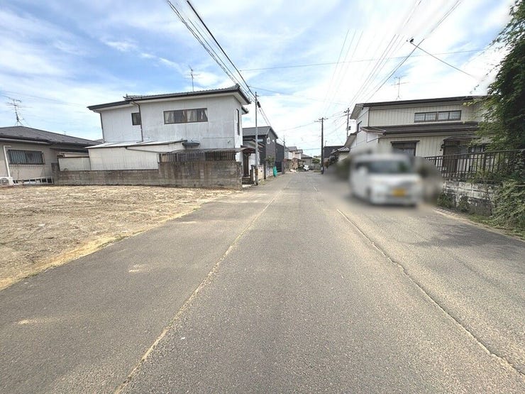 小中学校ともに徒歩圏内です!
毎日の通学も安心できる子育てしやすい住環境です。