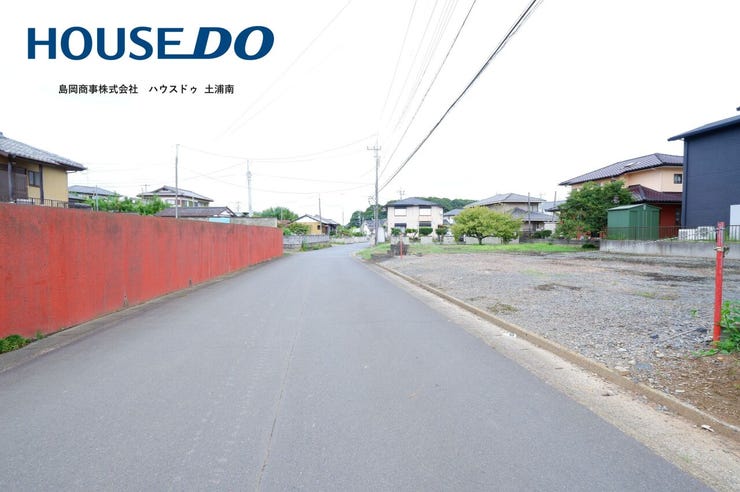 北西側約6.2m公道に接道しています。
広々とした幅員でお車の出し入れも楽々です!