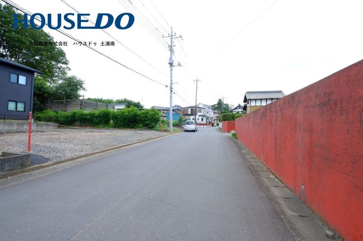 北西側約6.2m公道に接道しています。