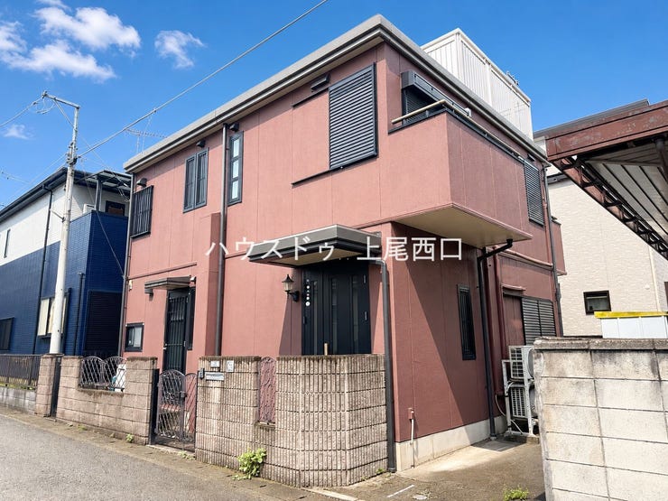 【外観】
セキスイハイム施工の軽量鉄骨住宅「パルフェ」。重厚感のある外観と、屋上テラスを備えた個性ある住まいです。