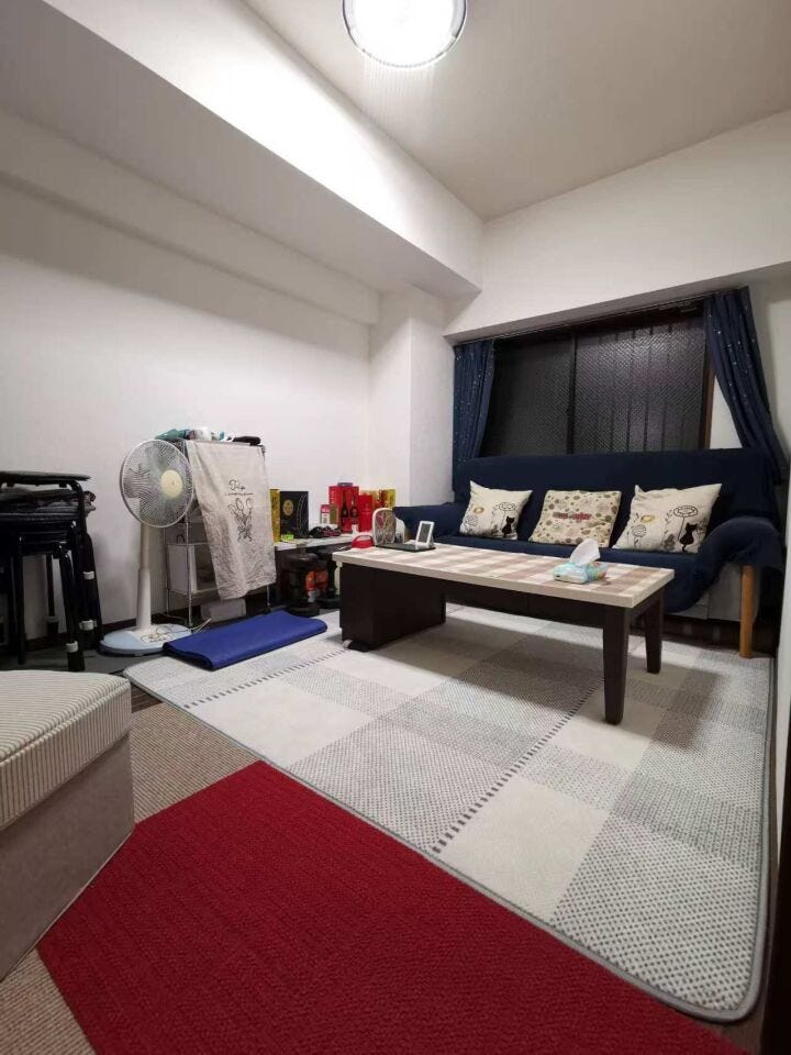 現在居住中のため、実際の生活スタイルや家具のレイアウトが具体的にイメージしやすいお部屋です。