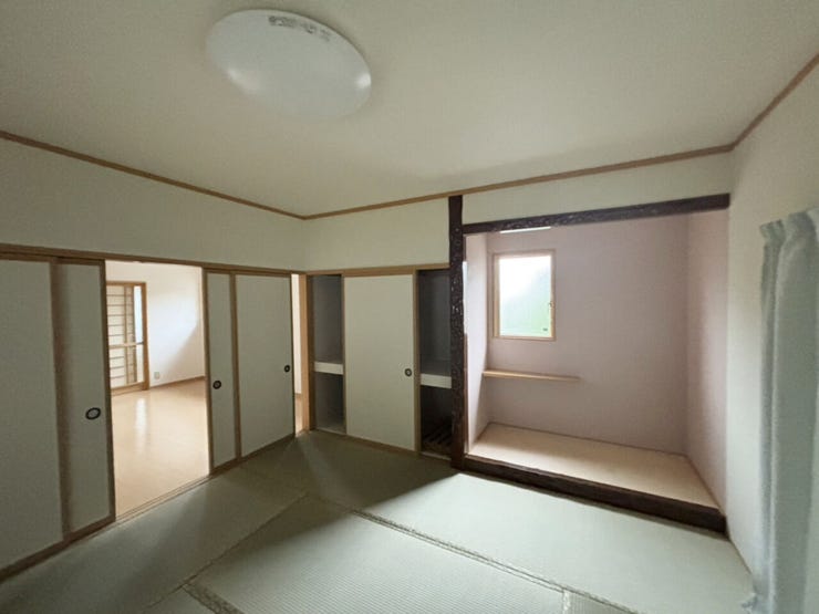 室内(2026年8月)撮影
◎本日案内可能◎
転んでも痛くない柔らかい畳は、赤ちゃんのお昼寝やキッズスペースとして重宝します◎