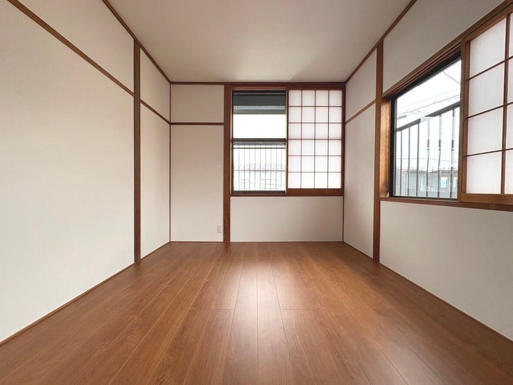 2階洋室3。二面窓につきお部屋全体をすっきり換気できます!