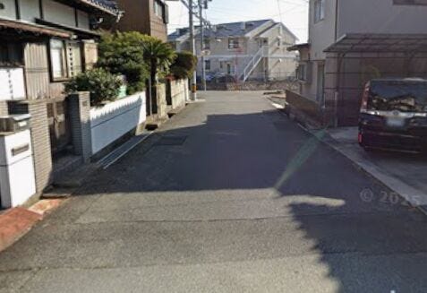 前道も広く駐車も楽々♪