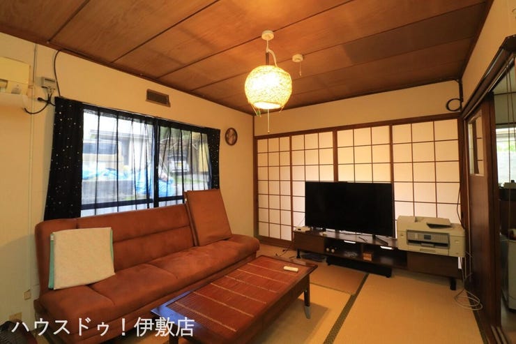 【和室】
リビング側と玄関側の二方向に出入口があり、客間としても使用できます