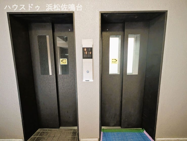 東棟、西棟それぞれにエレベーター2基