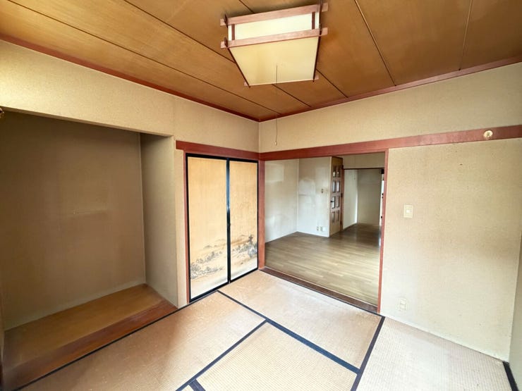 1階和室
4.5帖ございます。