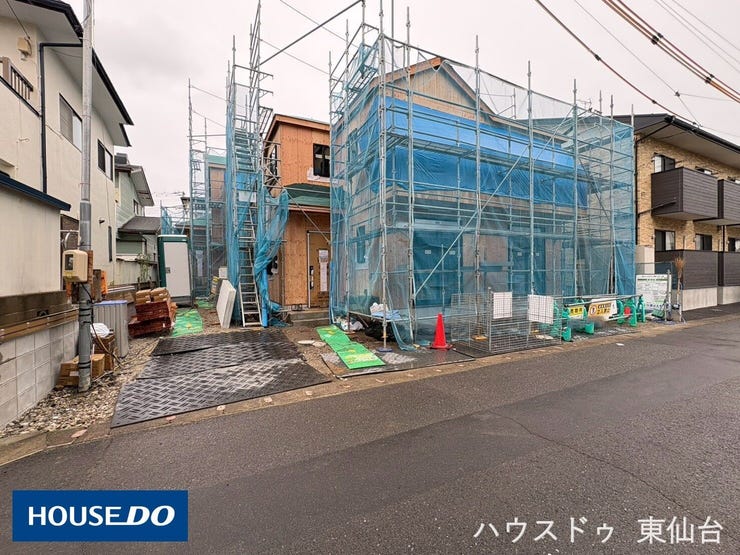 【外観】
長期優良住宅×耐震等級3の安心品質。
沖野7丁目の子育て環境が整う立地に誕生する新築4LDK。
全居室収納、南道路で陽当たり良好。
小中学校・公園・生活施設が徒歩圏で暮らしやすい住環境です。