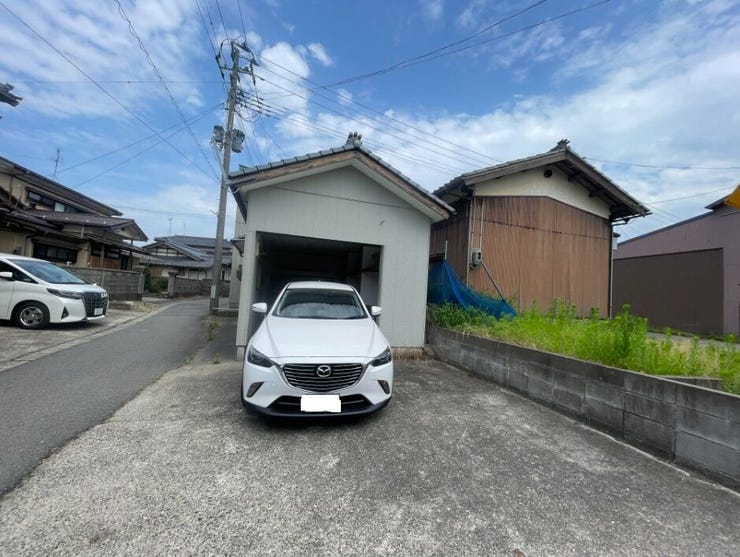 シャッター付き車庫