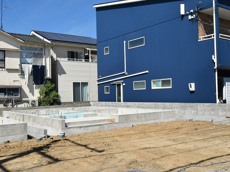 【外観写真】
建設地を南西側より撮影 2026.08.30