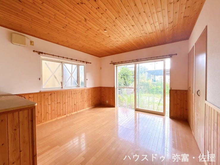明るい日差しが差し込むリビング♪