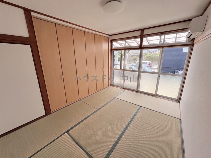 \暮らしにゆとりをもたらす和の空間/
客間や寝室、お子さまの遊び場、在宅ワークにも活躍する万能な和室。落ち着きある空間として使いやすく、暮らしの幅を広げてくれます。