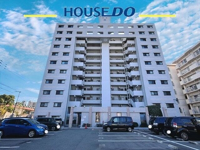 【外観写真】
ペット飼育OK+駅近+南東角部屋♪高層階フルリノベーションマンションが3000万円台で登場です!