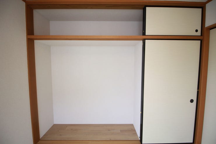 【押入収納】和室には嬉しい押入収納がございます。