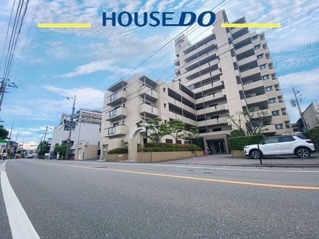 【外観】
井尻駅徒歩11分+南東角部屋+フルリフォーム♪収納力と開放感を楽しむ家族の住まい!