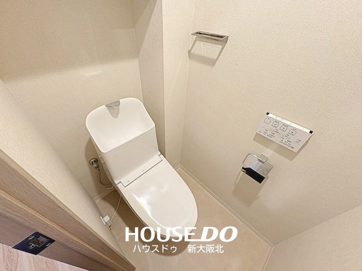 ■年中いつでも快適にご使用いただける温水便座付きトイレ!
■壁掛けリモコンがついているので操作もスムーズです!