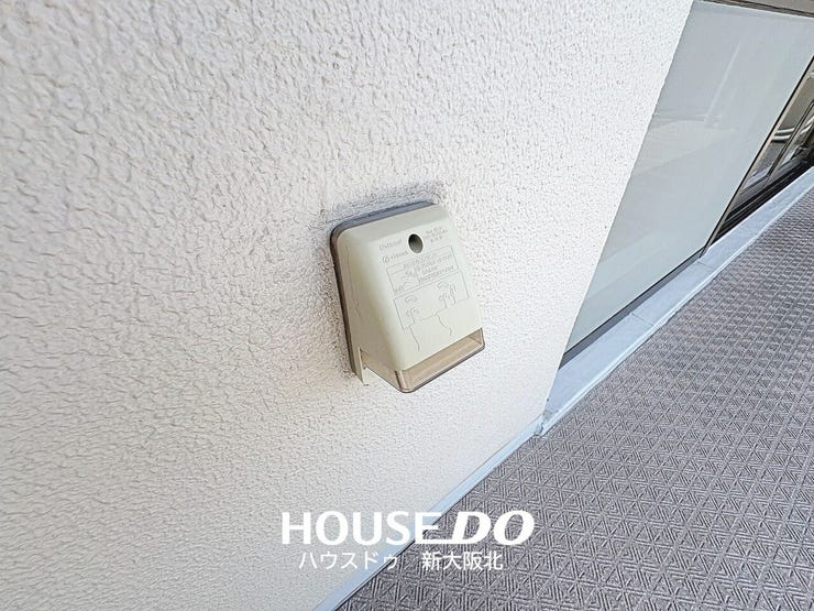 ■バルコニーには便利な防水コンセントを設置♪
■お掃除や電気製品の使用など、屋外で電源が必要な際に重宝します!