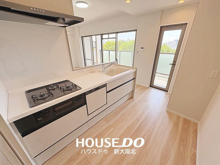 ■窓つきなので、お料理のニオイもお部屋に残しません!
■明るい日差しも差し込み、開放的なキッチンスペースです♪