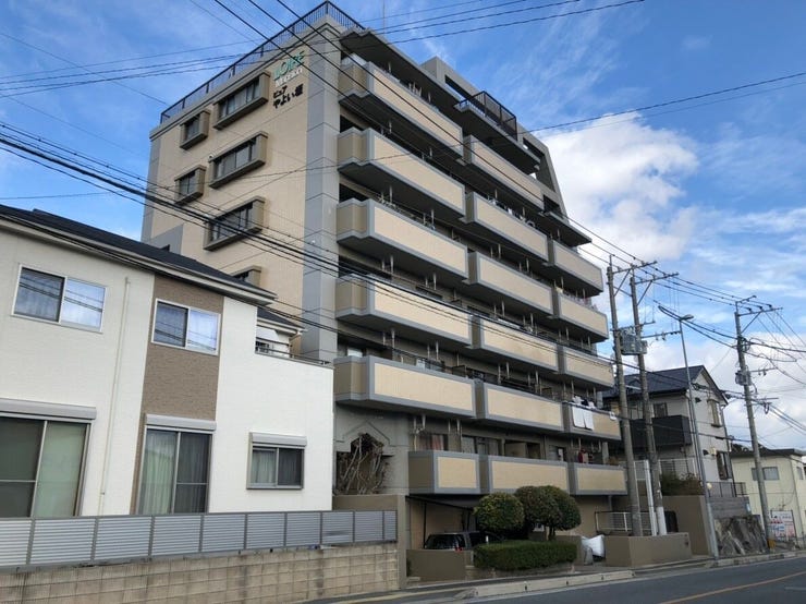 【外観】
7階建てマンション