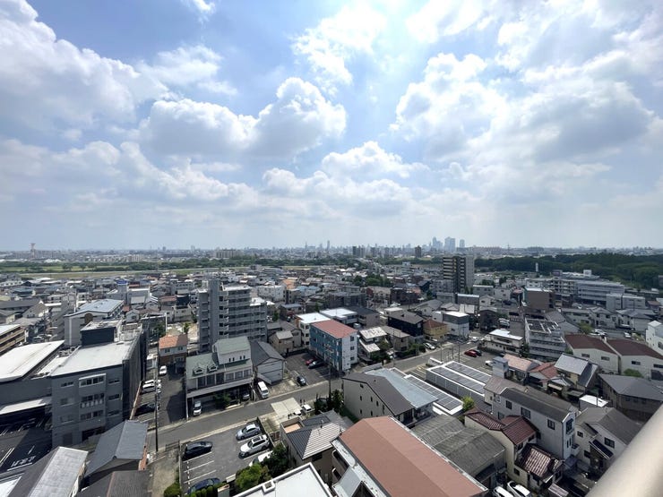 ◇眺望写真◇
家からの眺望には暮らす人の心を和ませ、生活に潤いをもたらす重要な役割があります。最上階の13階からの眺めは最高です。