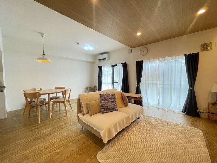 【リビング】
【living room】【dining room】
広々18.4帖のLDKスペースです。
ゆったりとした時間が過ごせますね♪