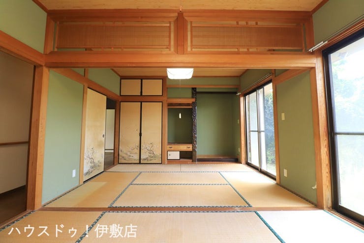 下田町 中古戸建 【和室6帖×和室6帖】
広々とした和室で開放感があります