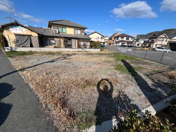 【外観】
前面道路も18mとかなりの好立地