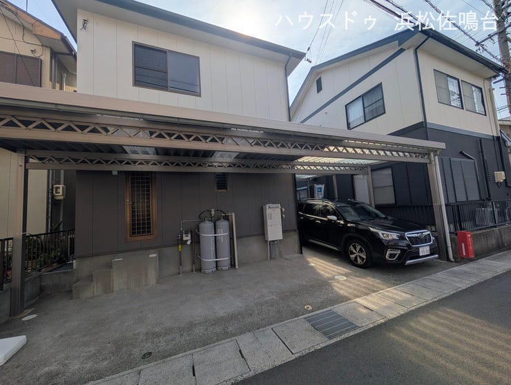【外観】
【リフォーム済み/外観】外壁と屋根の塗装を行いました。綺麗な外観で気持ちよく新生活をスタートできるとともに、購入後のメンテナンス費用も抑えられます。