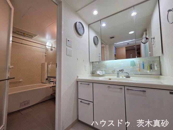 洗髪シャワー付き洗面台(シャンプードレッサー)