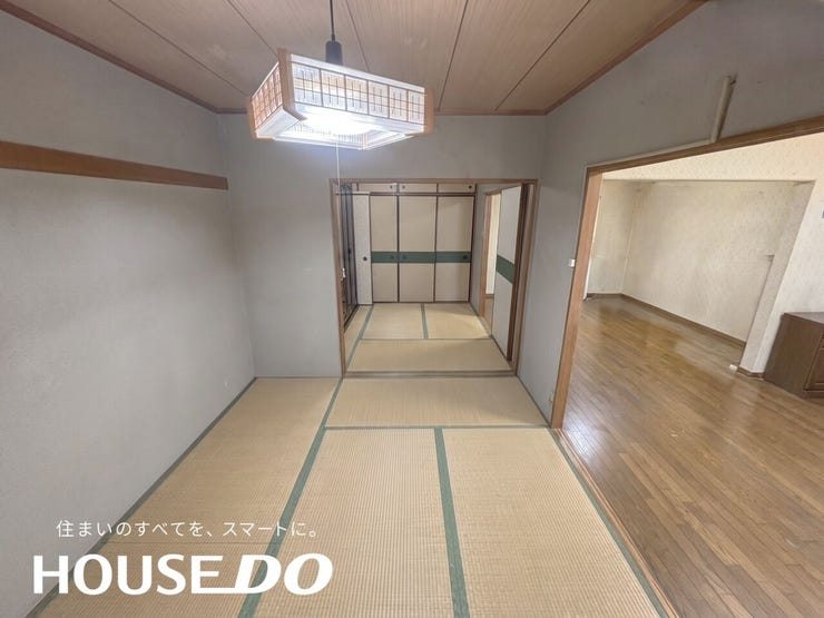 襖で仕切られた二間続きの和室です。奥のLDKまでの続き間の広がりが把握しやすくなっています。※CG加工で家具除去済み