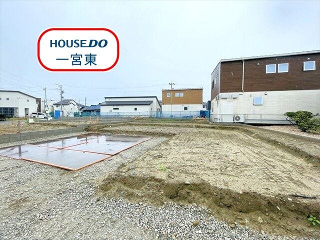 【外観】
4LDK、駐車場あり
交通:名鉄犬山線「柏森」駅 徒歩36分
名鉄バス「江南厚生病院」停 徒歩12分
学校:古知野北小学校 徒歩6分
北部中学校 徒歩5分