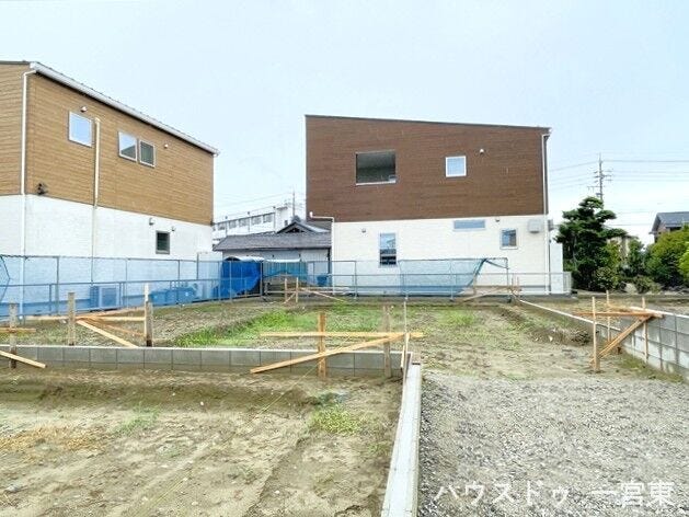 まだまだ更地ですが、間取り図を見て想像するのが楽しみですね。