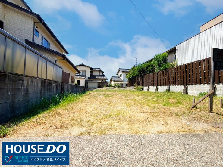 【外観】
【青空が広がる開放感バツグンの敷地!】
陽当たりが良く開放感たっぷりの整形地!広いお庭でのBBQやお子様のプールなど、家族の夢が広がりますね♪理想のマイホームをここで叶えてみませんか?