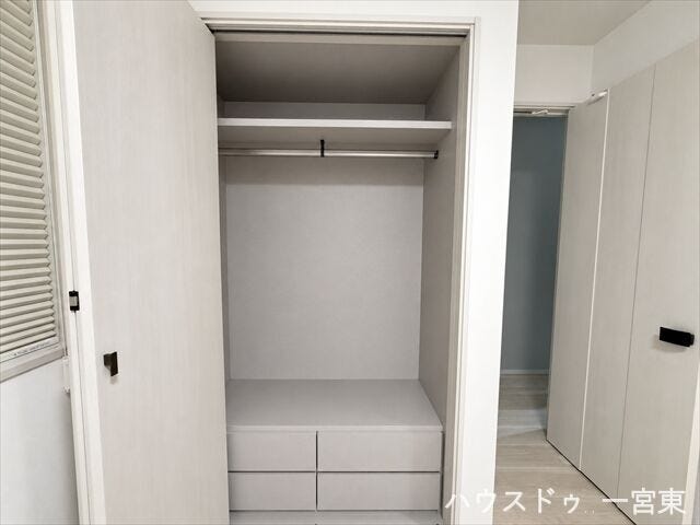 ≪2階4.5帖洋室≫
※居住中につき室内を CG にて物消しをしたものです。
日々の“しまう動作”が自然にできる、無理のない収納計画。