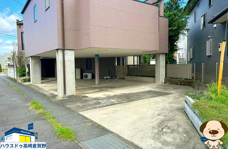 インナーガレージつき!天気が悪い日でも安心して乗り降りできます♪