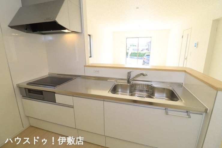 石谷町 新築戸建 【キッチン（同仕様写真）】
ステンレス製のワークトップで傷に強く、耐久性があります