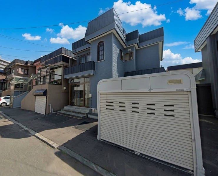 【外観】
JR札沼線「篠路」駅徒歩14分、土地約43.76坪の建築条件なし売地です!更地渡しのため、建築計画もスムーズ。8mの前面道路に面し、駐車も快適です。ぜひ現地で広さや周辺環境をご確認ください♪