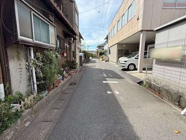 北側前面道路 約4.0mです。
気になる方は、ご案内させていただきます。
お気軽にお問い合わせください。
お問い合わせは「ハウスドゥ 清須」まで!