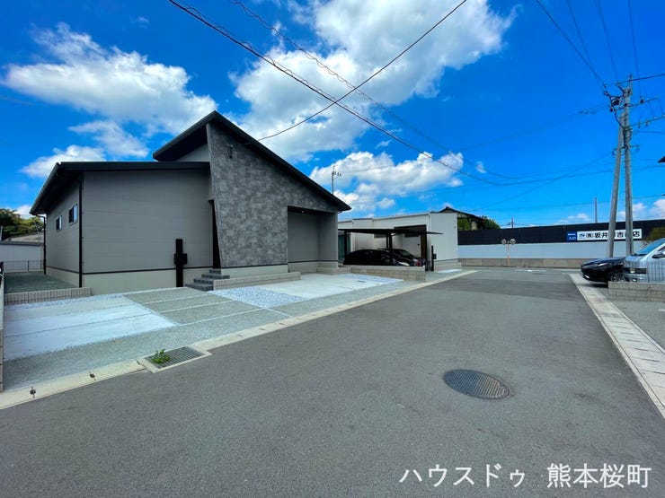 ■理想を叶える新しい暮らしの舞台■高いデザイン性と機能性を兼ね備えた住まい。ここで、家族の新しい物語が始まります。