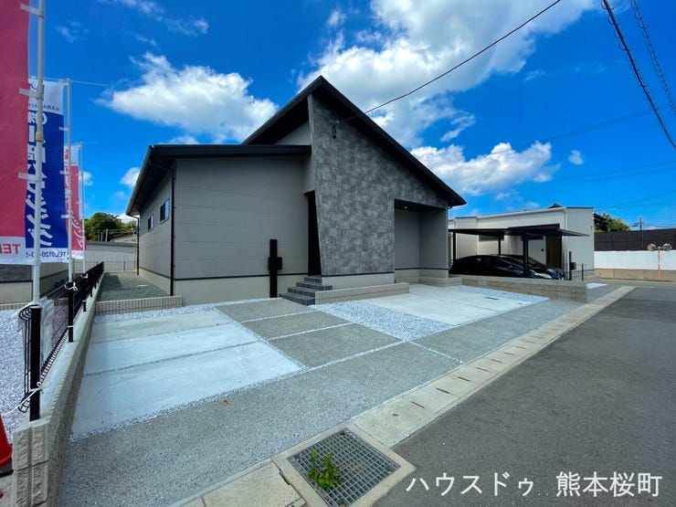 ■車と趣味の幅が広がる場所■単なる駐車スペースではない、洗車やタイヤ交換、DIYにも使える多目的な屋外スペースです。