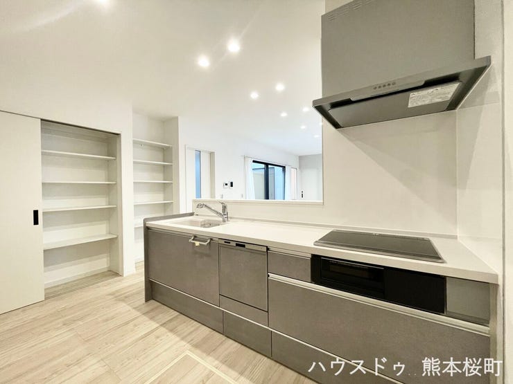 ■家族の「美味しい」が集まる舞台■高い機能性と美しいデザインを両立。料理する人も、待つ人も、笑顔になれる場所です。